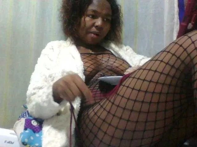 Live sex webcam photo for Kaysha12 #291487217