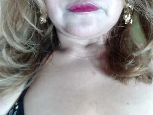 Live sex webcam photo for Kazsandra #292732916