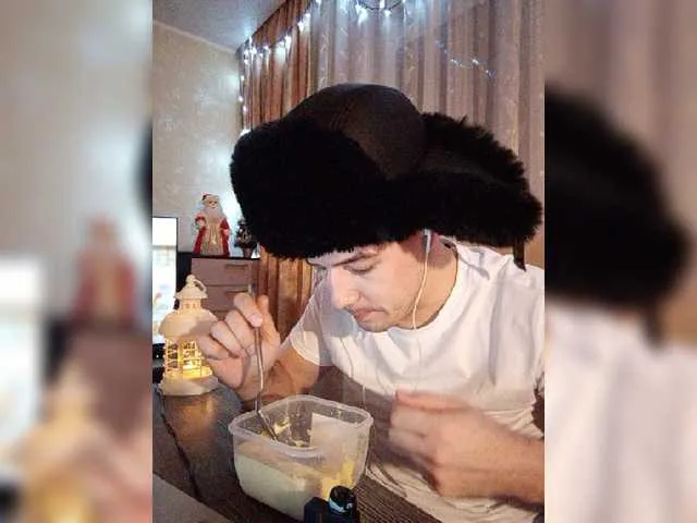 Live sex webcam photo for KeGaMbiT69 #277034374