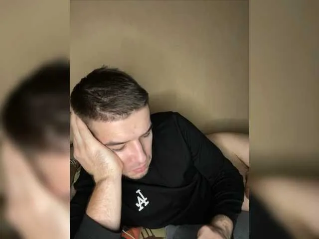 Live sex webcam photo for KeGaMbiT69 #277154590