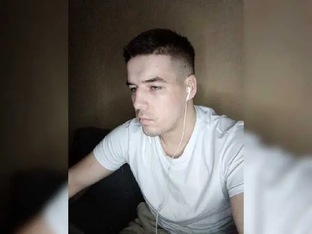 Live sex webcam photo for KeGaMbiT69 #277354453