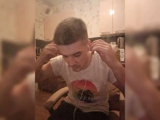 Live sex webcam photo for KeGaMbiT69 #277382733