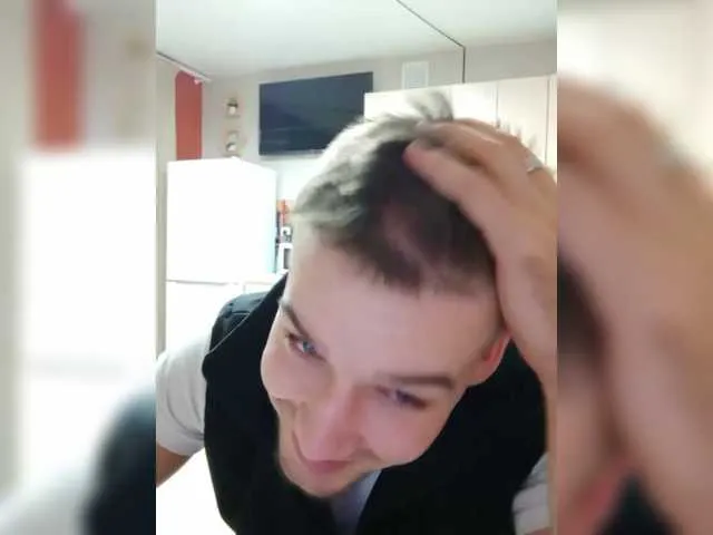 Live sex webcam photo for KeGaMbiT69 #290152084