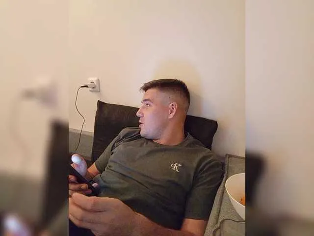 Live sex webcam photo for KeGaMbiT69 #292145118