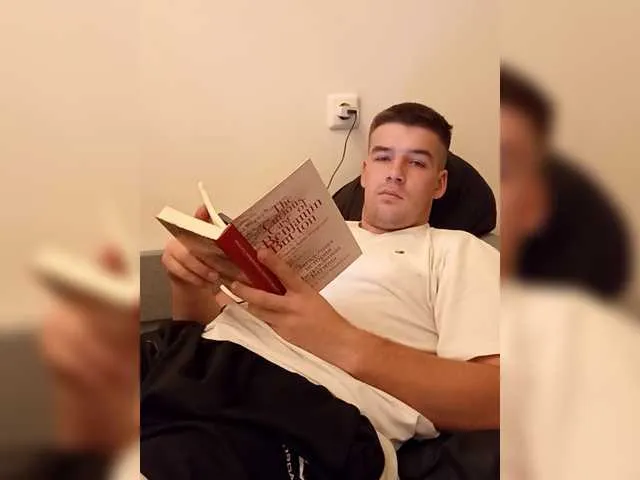 Live sex webcam photo for KeGaMbiT69 #292151268