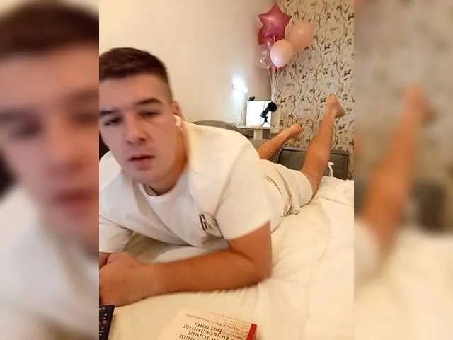 Live sex webcam photo for KeGaMbiT69 #292178443