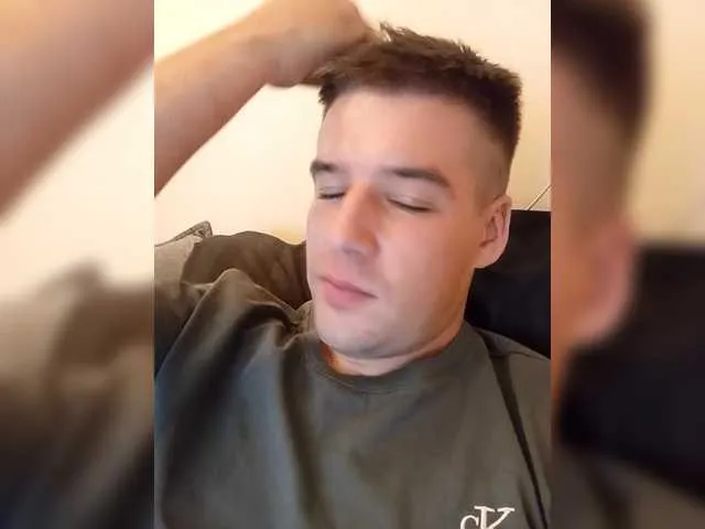 Live sex webcam photo for KeGaMbiT69 #292187212