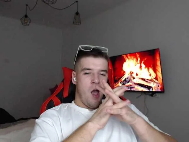 Live sex webcam photo for KeGaMbiT69 #292210744