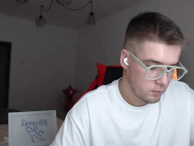 Live sex webcam photo for KeGaMbiT69 #292215779