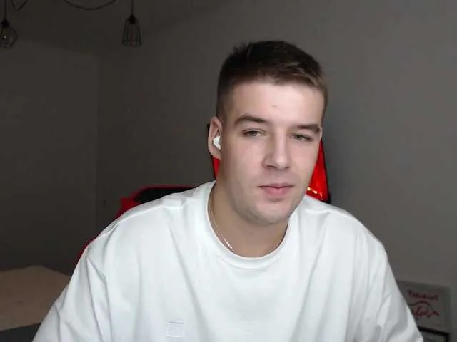 Live sex webcam photo for KeGaMbiT69 #292232472