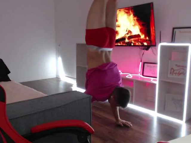 Live sex webcam photo for KeGaMbiT69 #292256546