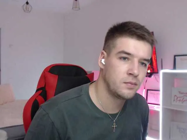 Live sex webcam photo for KeGaMbiT69 #292265532