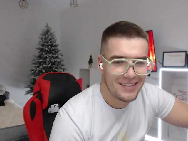 Live sex webcam photo for KeGaMbiT69 #292278094