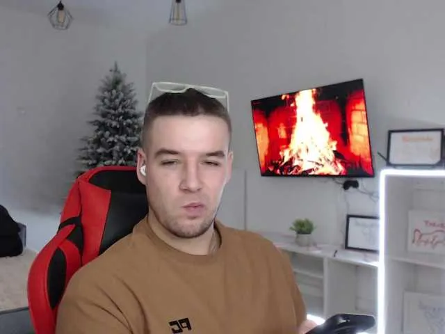 Live sex webcam photo for KeGaMbiT69 #292285345