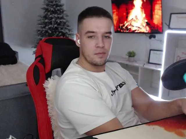 Live sex webcam photo for KeGaMbiT69 #292287047