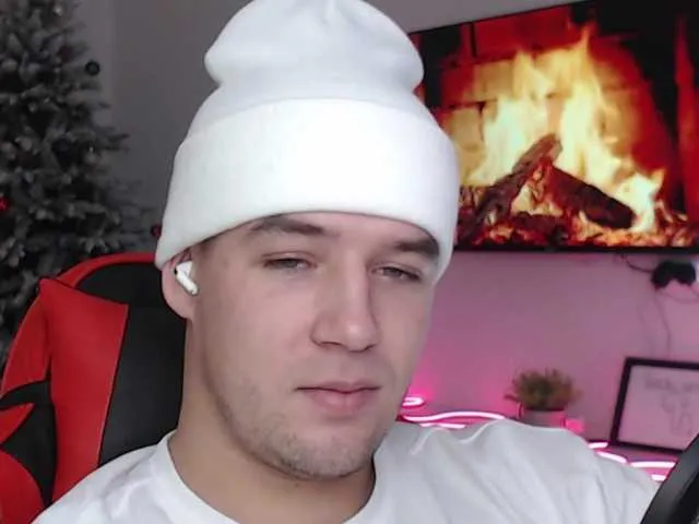 Live sex webcam photo for KeGaMbiT69 #292347968