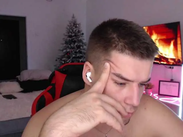 Live sex webcam photo for KeGaMbiT69 #292364071