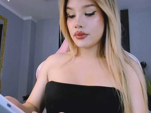 Live sex webcam photo for Keendall #292349366