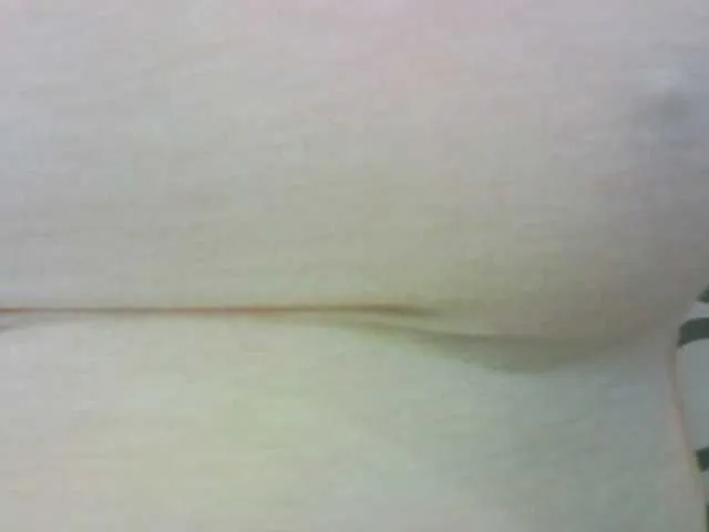 Live sex webcam photo for KeepmepregO #290446281