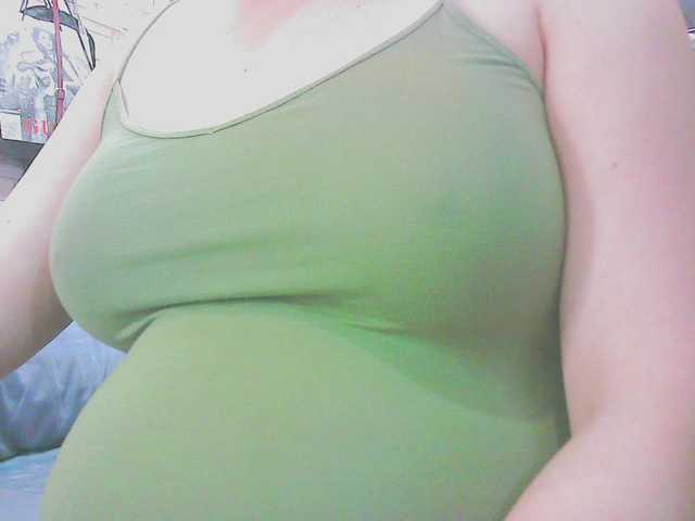 Live sex webcam photo for KeepmepregO #291152245