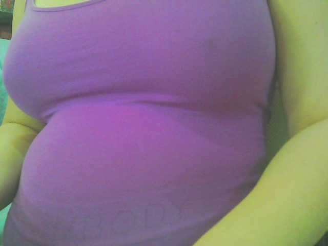 Live sex webcam photo for KeepmepregO #291346116