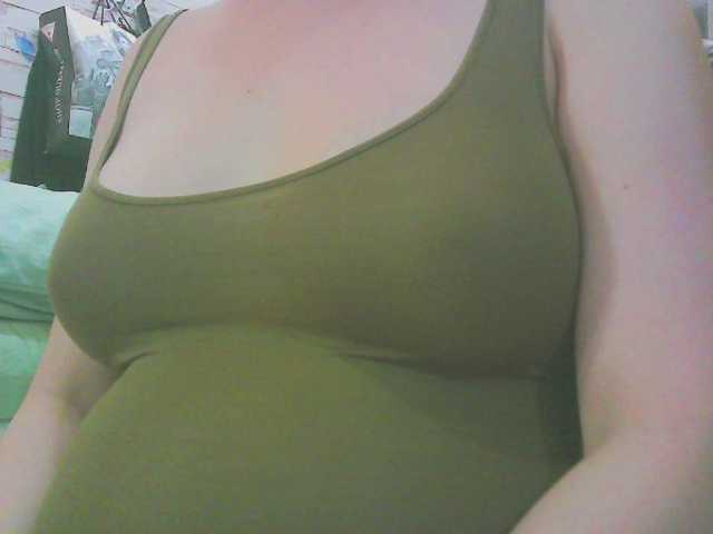 Live sex webcam photo for KeepmepregO #292033524