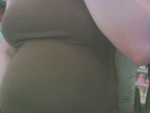 Live sex webcam photo for KeepmepregO #292229610