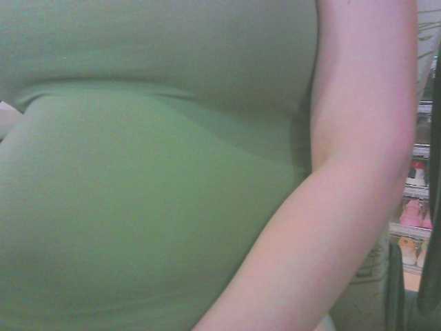 Live sex webcam photo for KeepmepregO #292300946