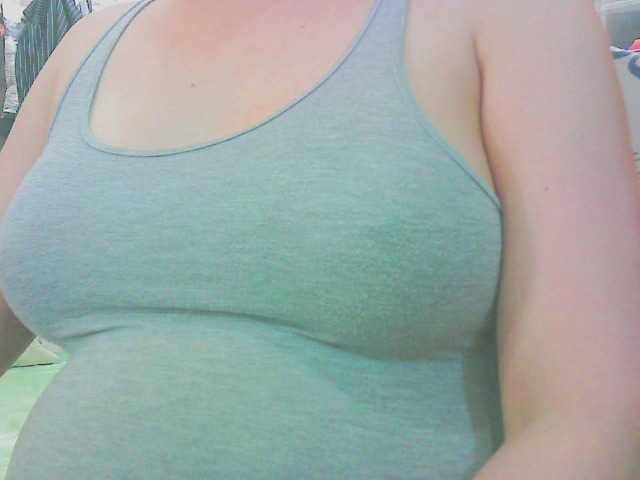 Live sex webcam photo for KeepmepregO #292388255