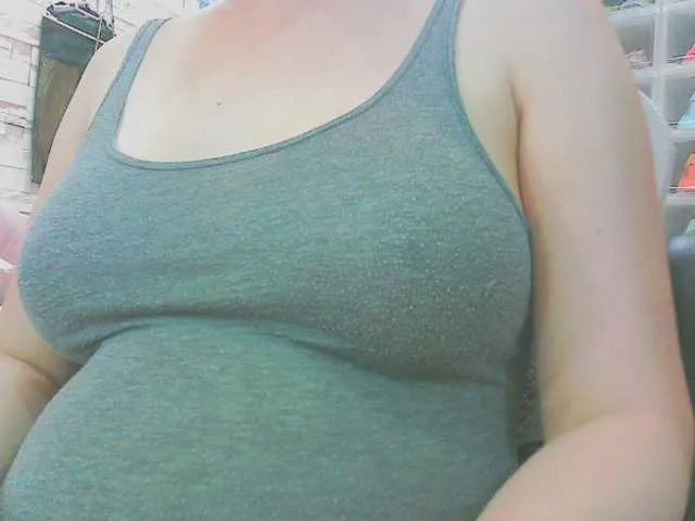 Live sex webcam photo for KeepmepregO #292678239