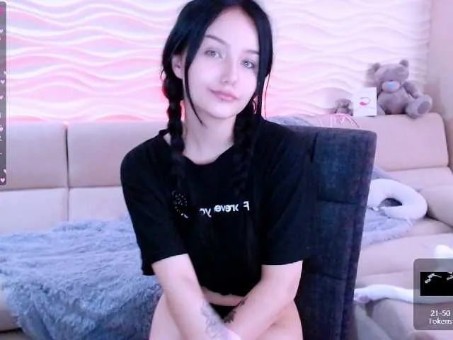 Live sex webcam photo for KeilaSui #273633931