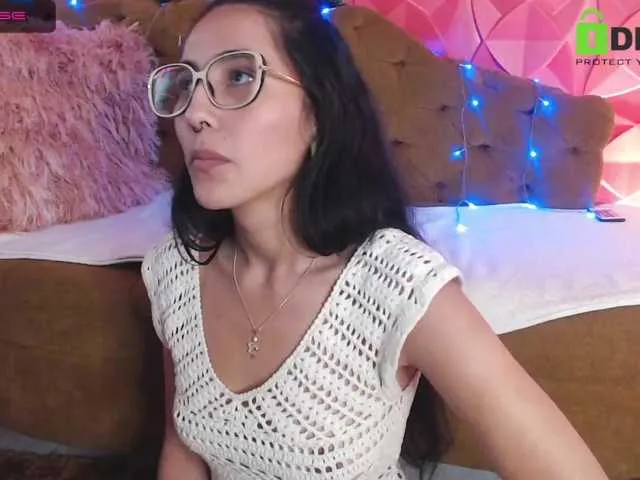 Live sex webcam photo for KeilaSummer #271844711