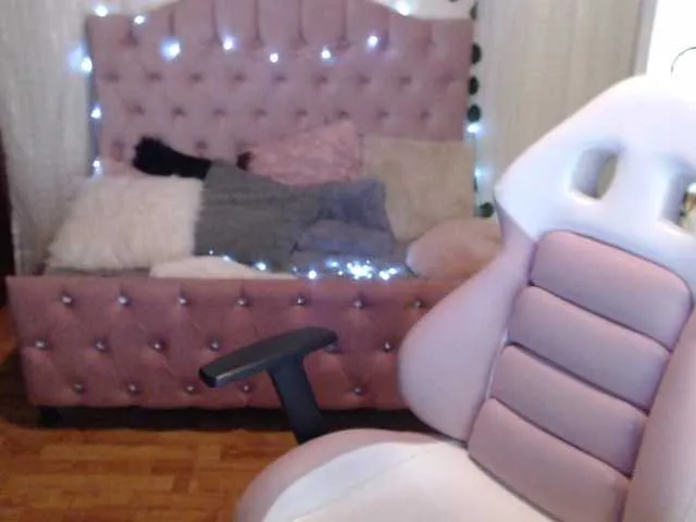 Live sex webcam photo for Keira-fox #272278033