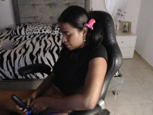 Live sex webcam photo for Keiraboniet #272214353