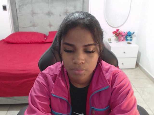 Live sex webcam photo for Keiraboniet #272683733