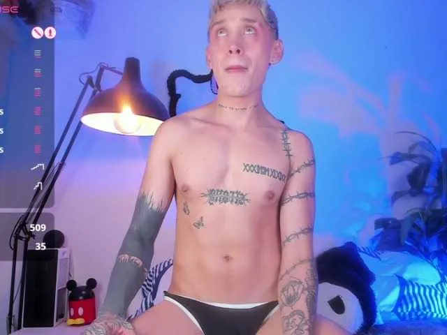 Live sex webcam photo for KeitaroRaiden #290403689