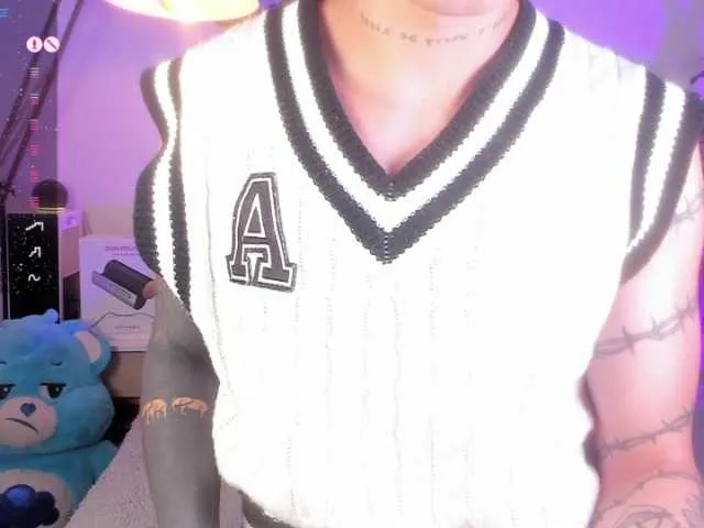 Live sex webcam photo for KeitaroRaiden #290483569