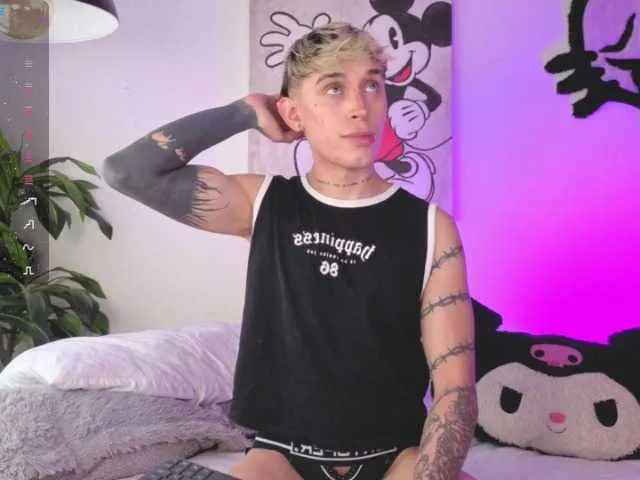 Live sex webcam photo for KeitaroRaiden #290938038