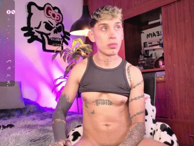 Live sex webcam photo for KeitaroRaiden #291115691