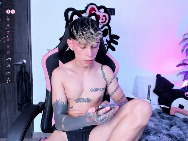 Live sex webcam photo for KeitaroRaiden #291460281