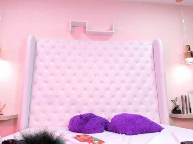 Live sex webcam photo for KeithBaker #273083532