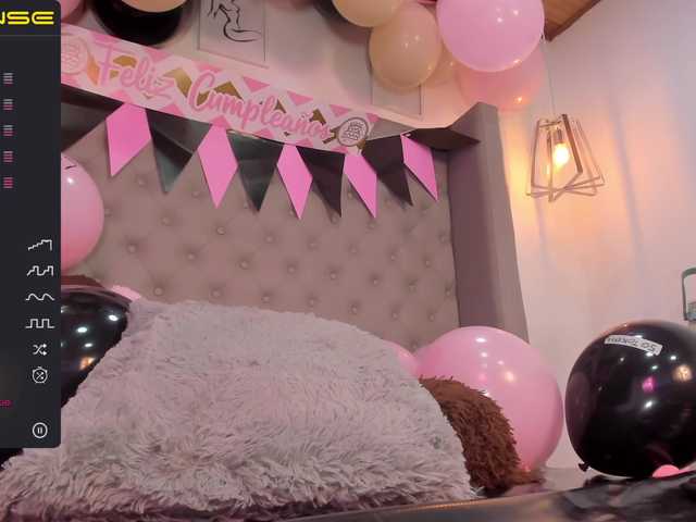 Live sex webcam photo for KeithBaker #274445936