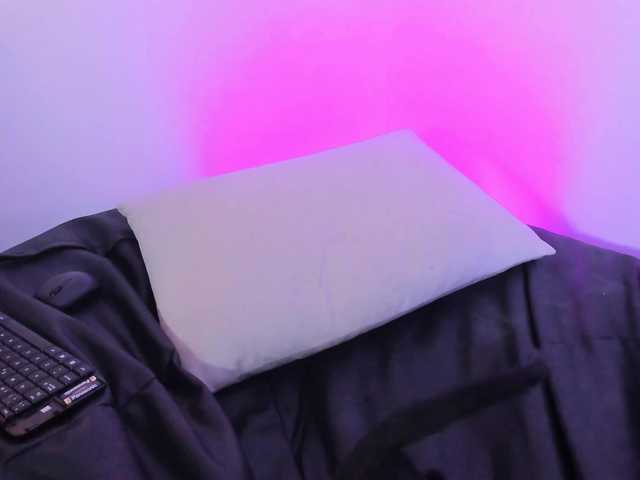 Live sex webcam photo for KeithBaker #276368787