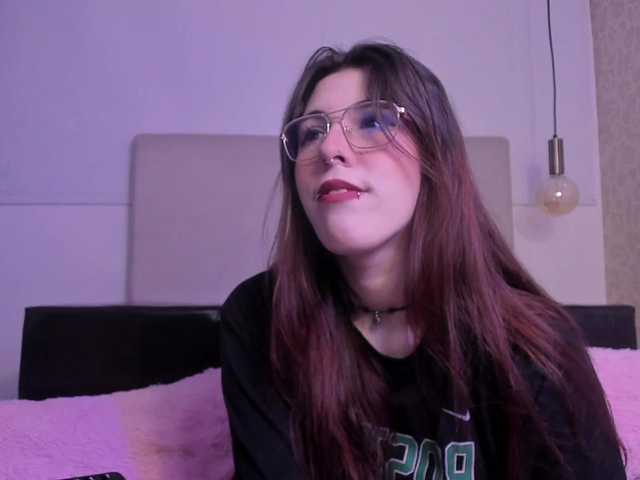 Live sex webcam photo for KeithBaker #277997448