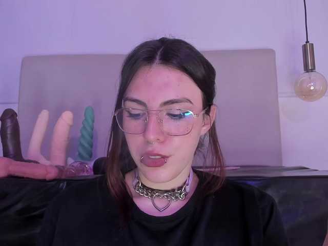 Live sex webcam photo for KeithBaker #278002986