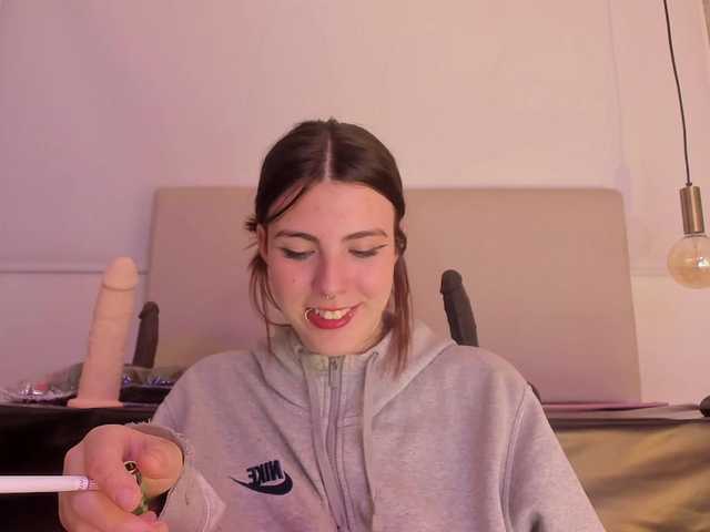 Live sex webcam photo for KeithBaker #278016156