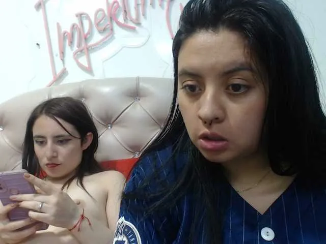 Live sex webcam photo for KellyAndHeily69 #276798909