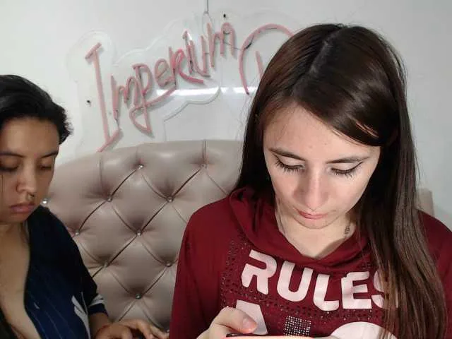 Live sex webcam photo for KellyAndHeily69 #277056886