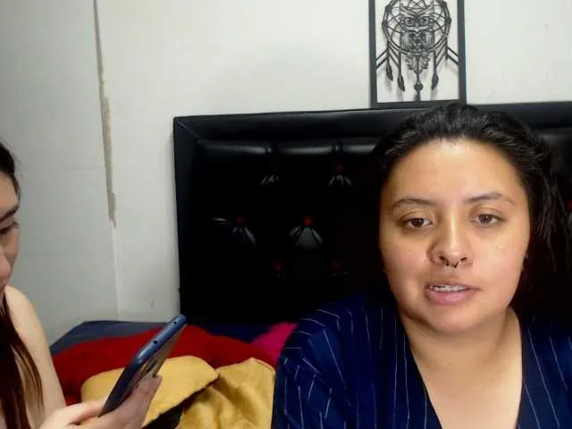 Live sex webcam photo for KellyAndHeily69 #277572985