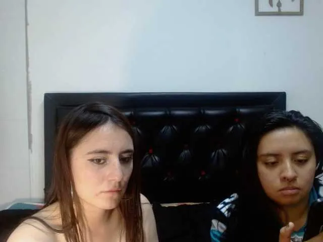 Live sex webcam photo for KellyAndHeily69 #277714339